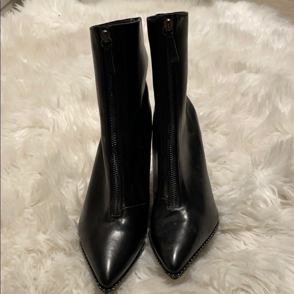 Black heel boots